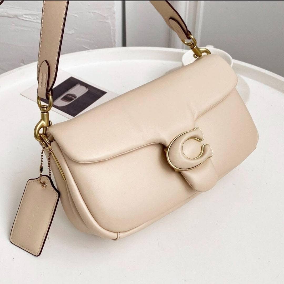 COACH PILLOW TABBY Cream 26