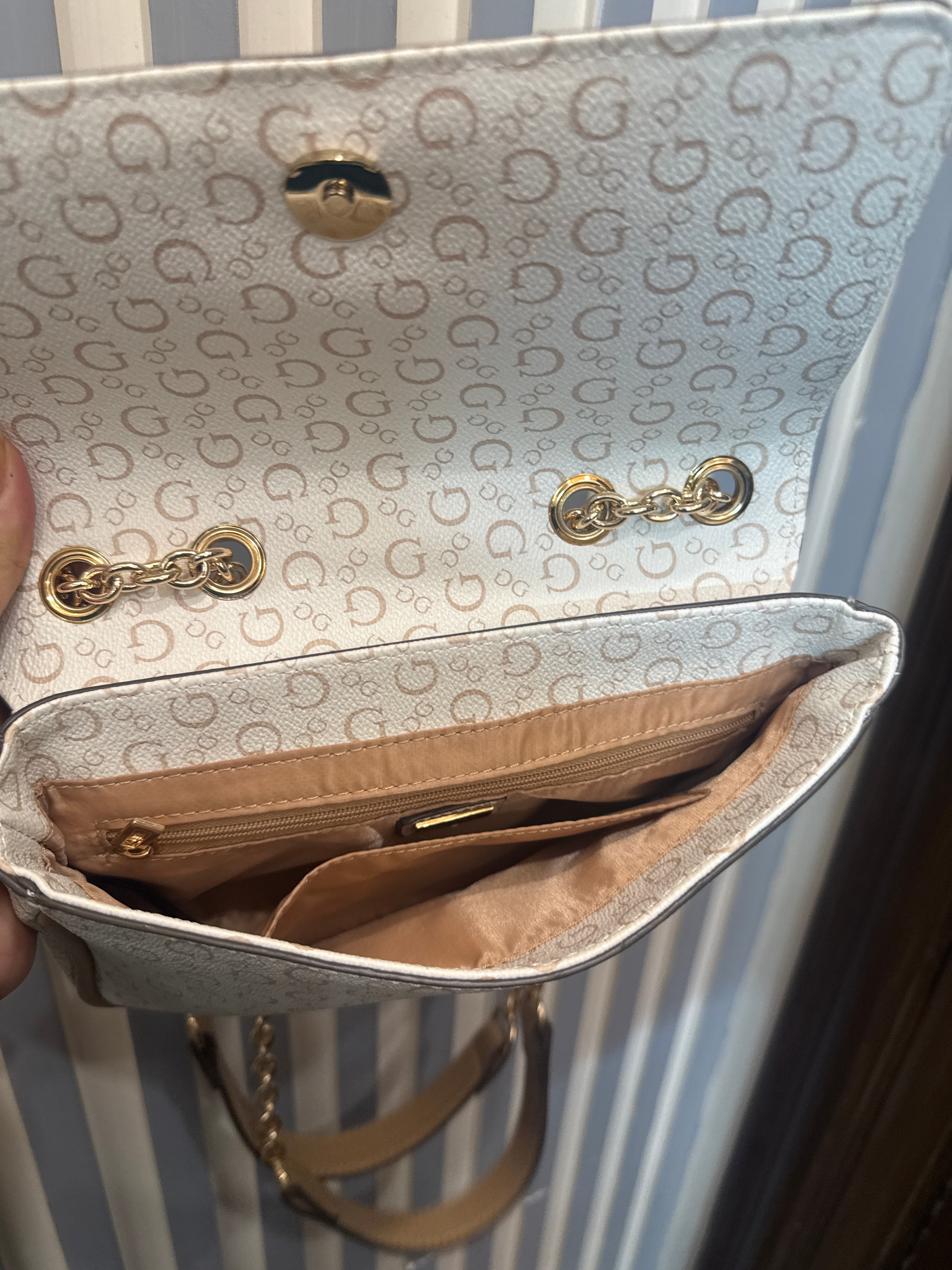 Guess shoulder bag (white)