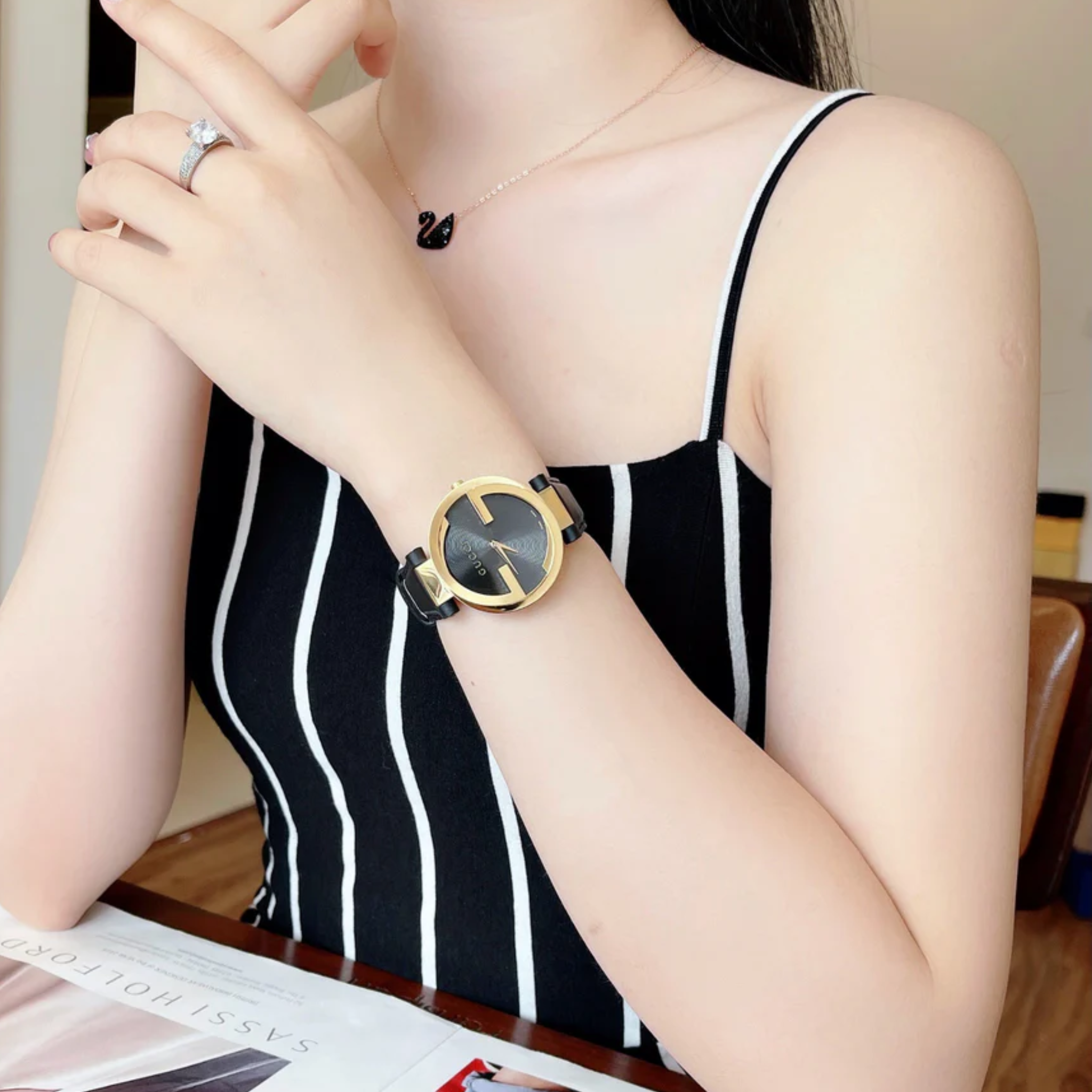 Gucci Interlocking G Gold Black Dial Black Leather Strap Unisex Watch - YA133326