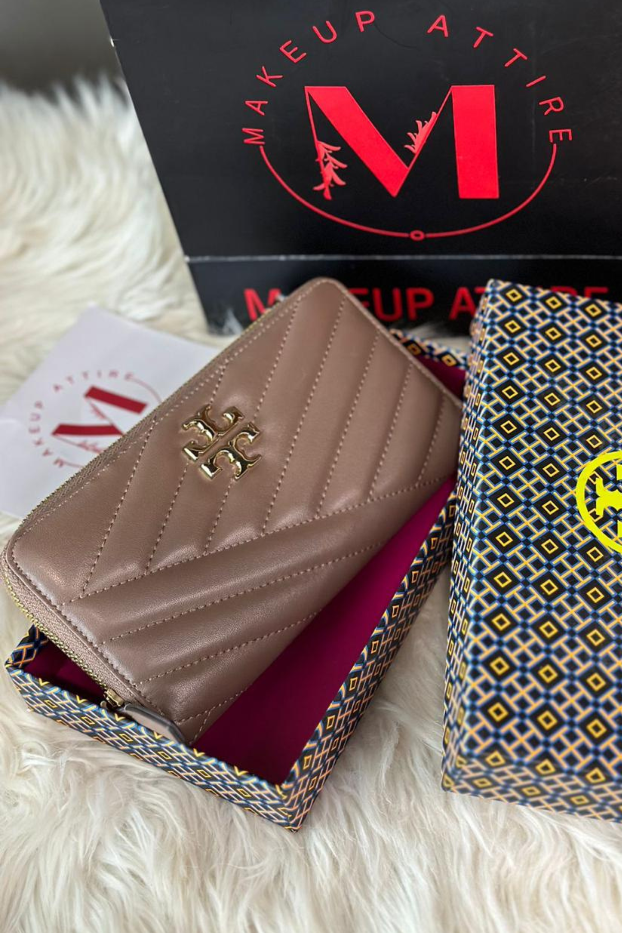 Tory burch wallet 1027