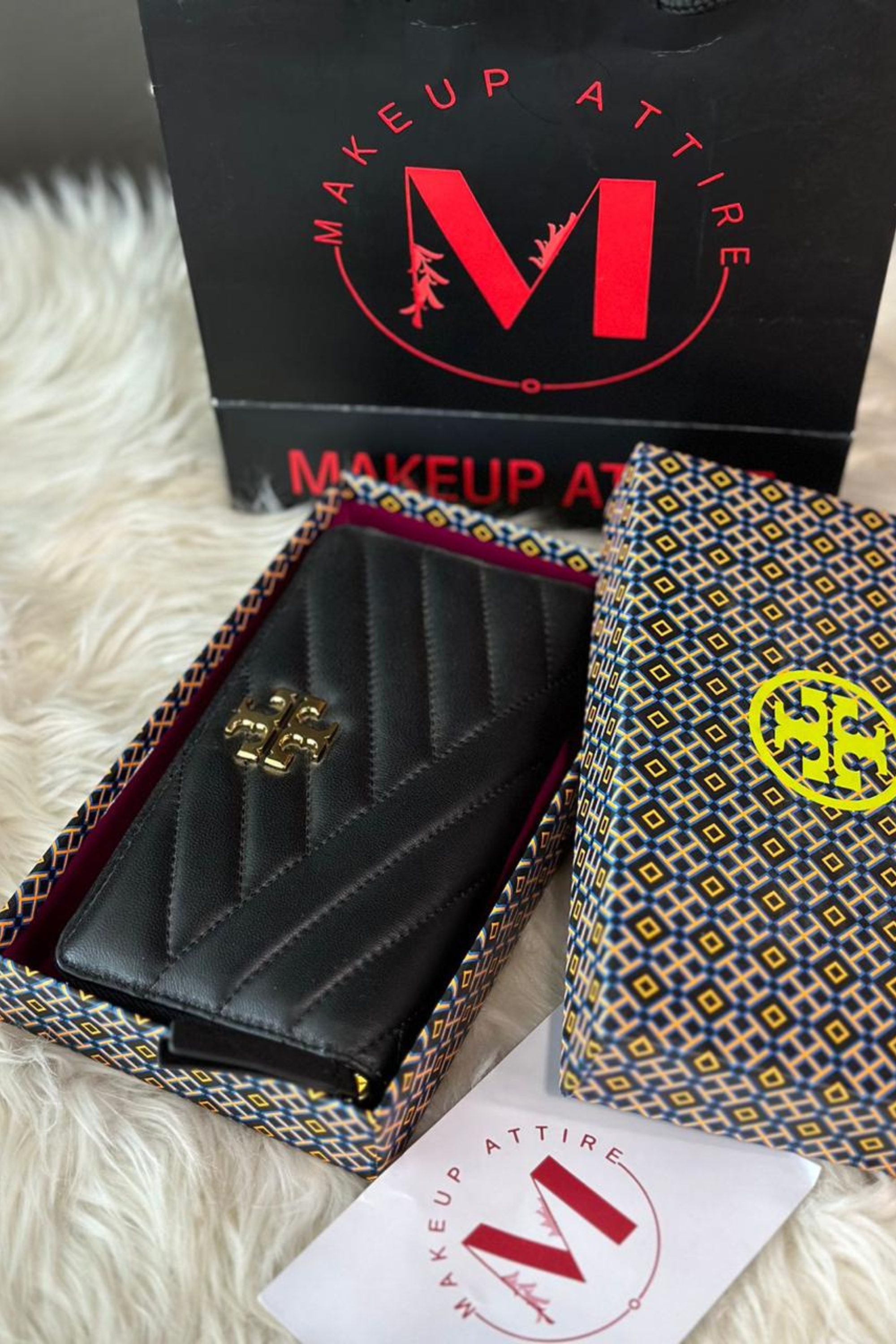 Tory burch wallet 1028