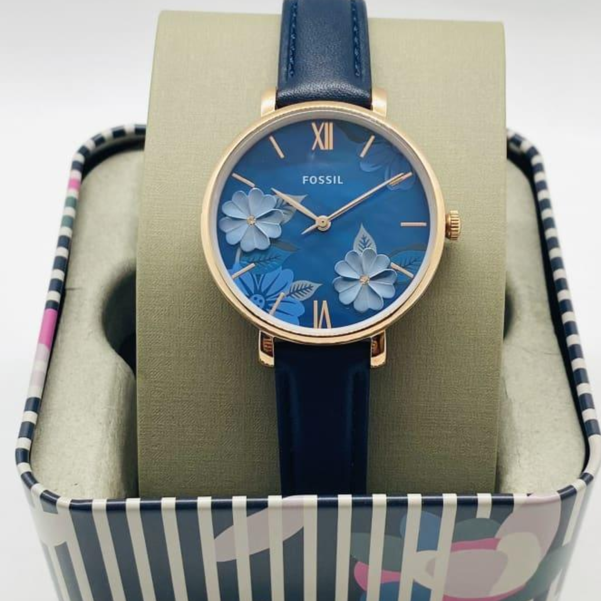Fossil Women’s Quartz Stainless Steel Blue Dial 36mm Watch ES4673