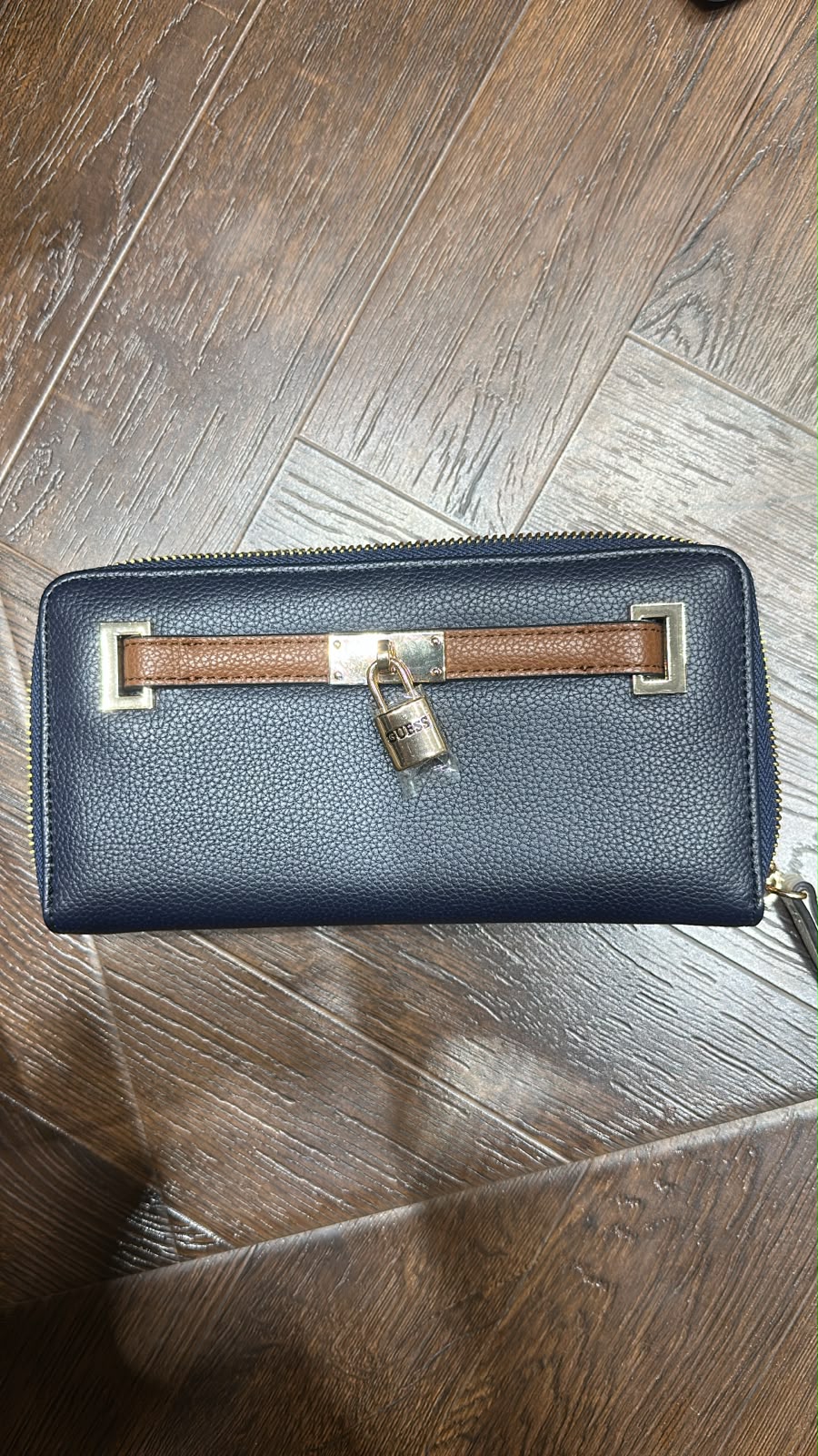 Guess 1304