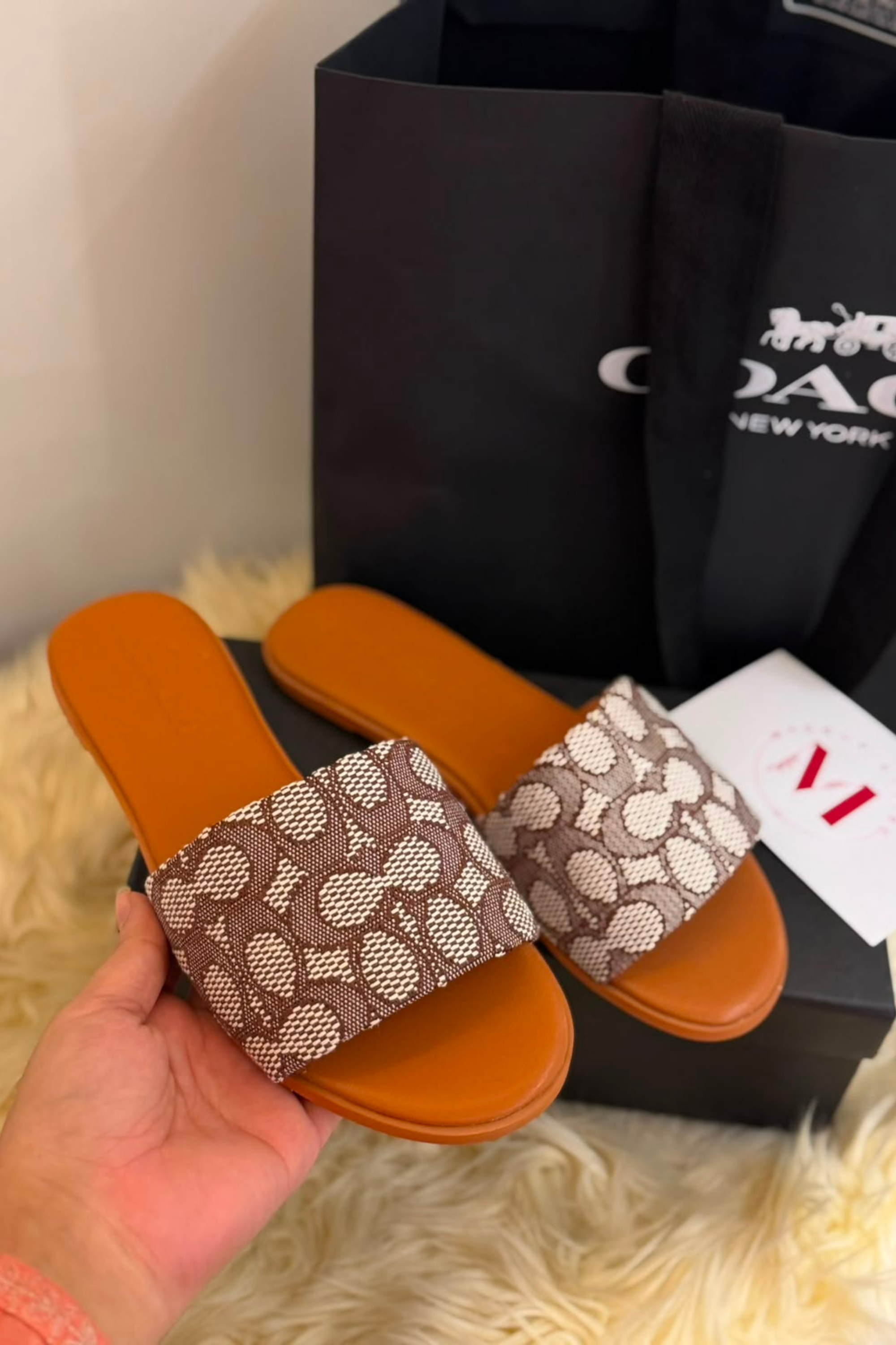 Coach Slides 861