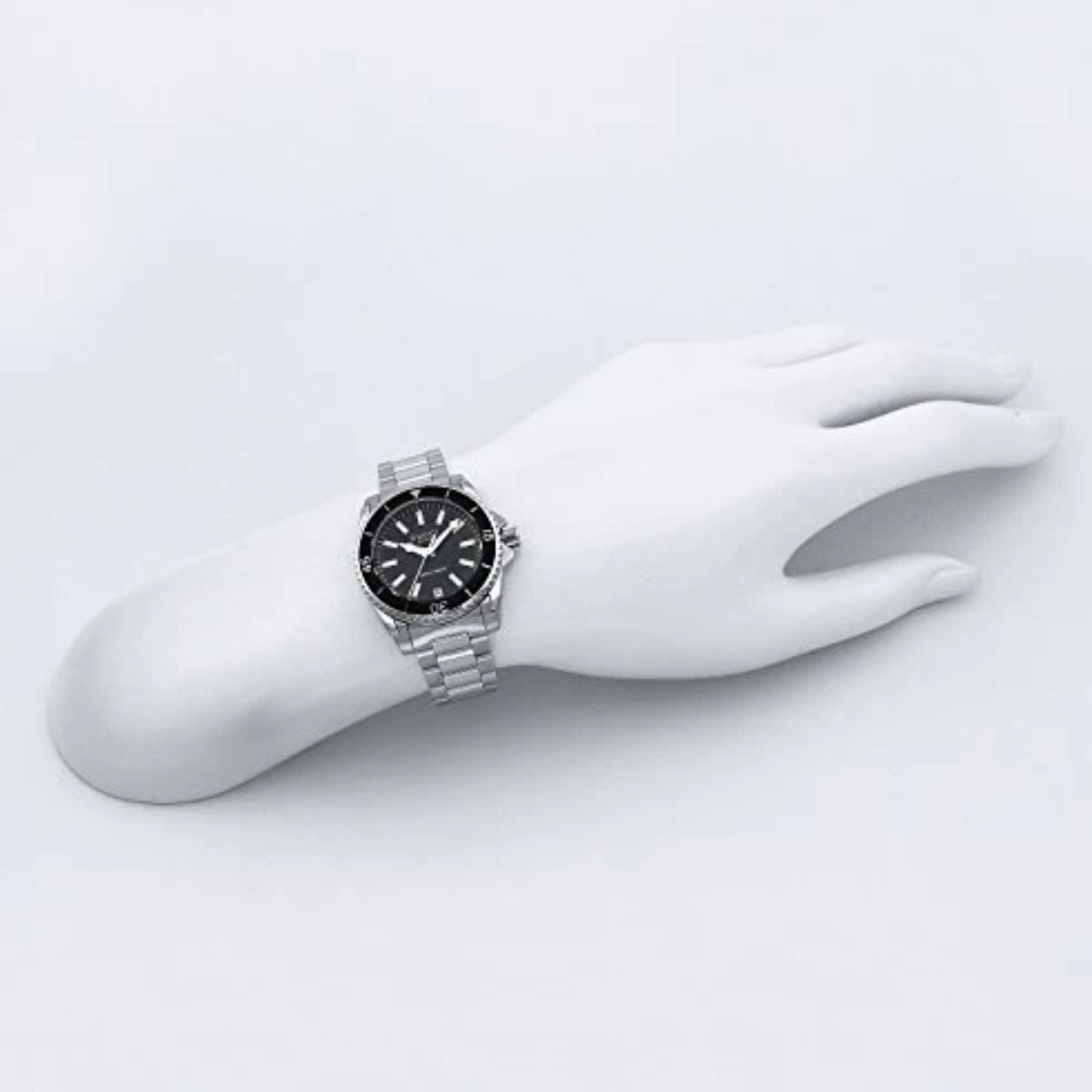 Gucci Dive Black Dial Silver Steel Strap Watch For Women - YA136403