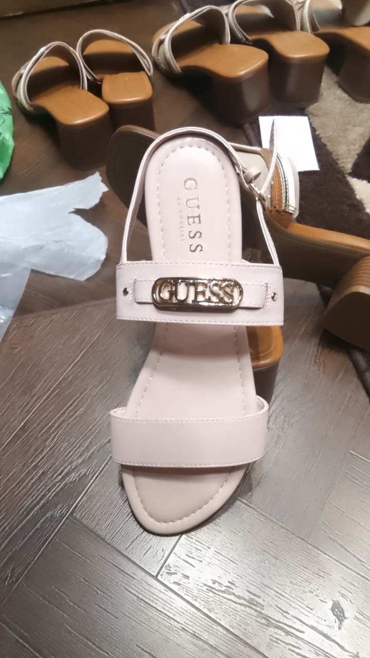 Guess Slides 837
