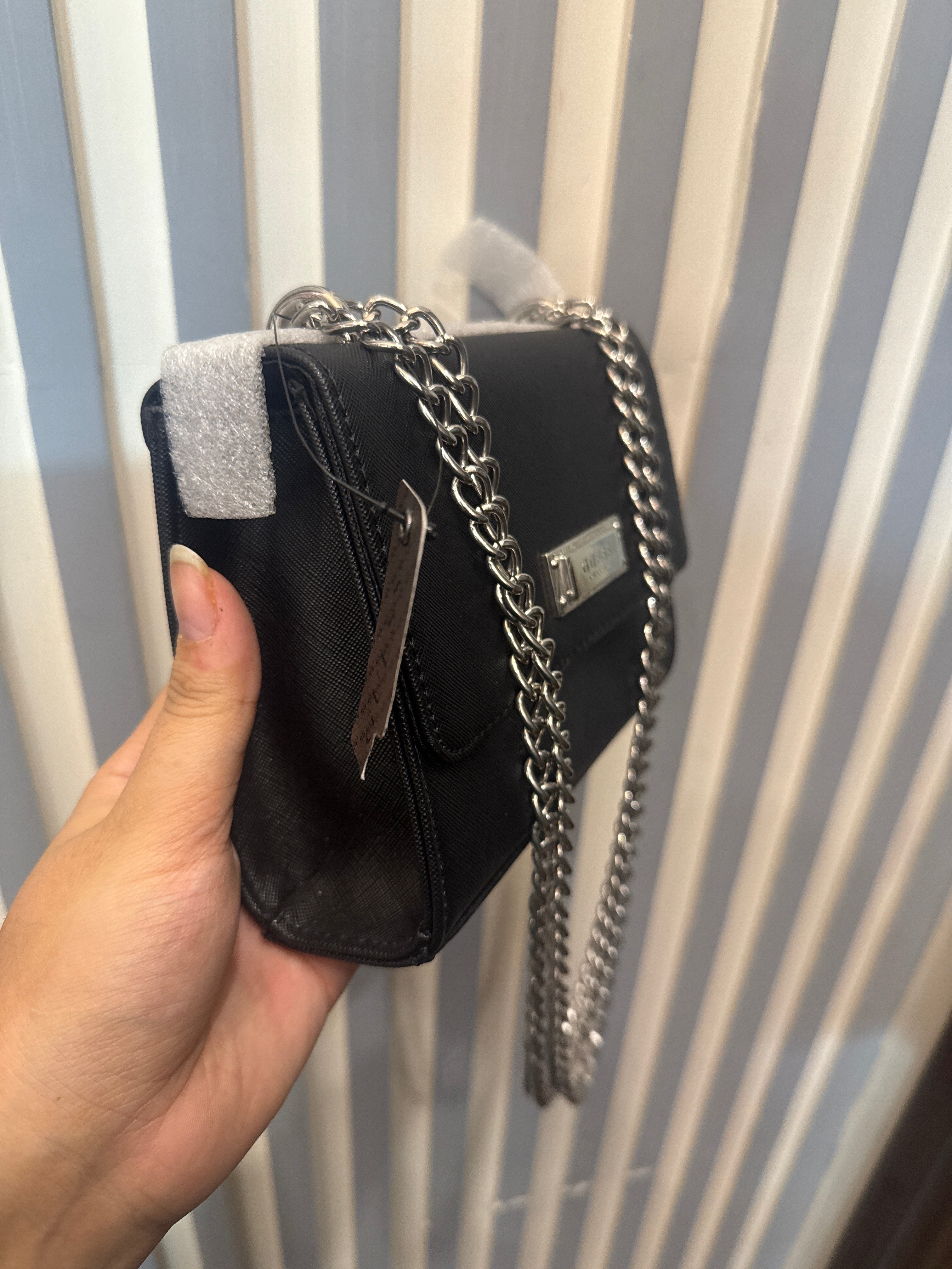 Guess shoulder/crossbody bag (blacksilver)