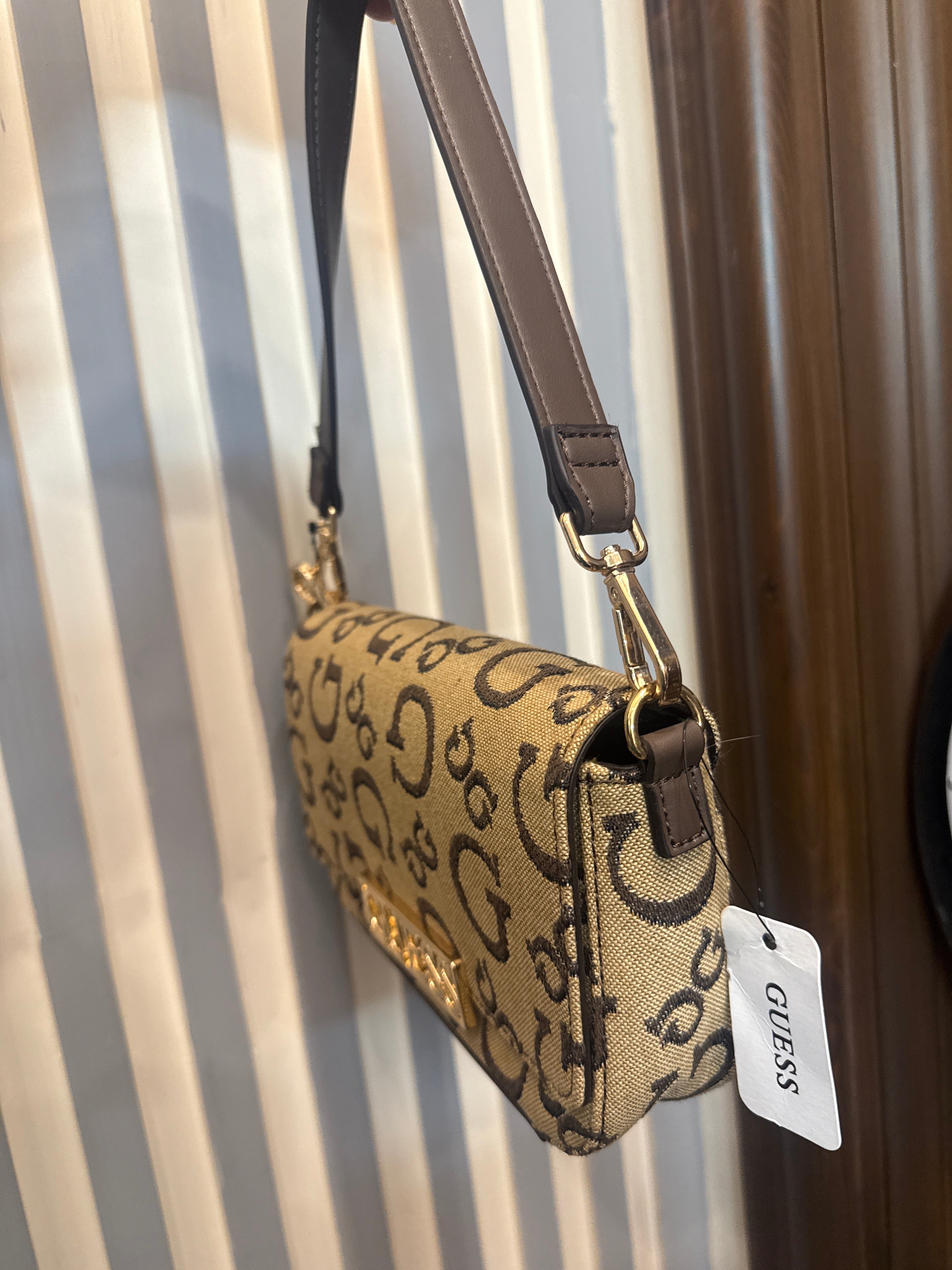 Guess shoulder bag (Signature brown)