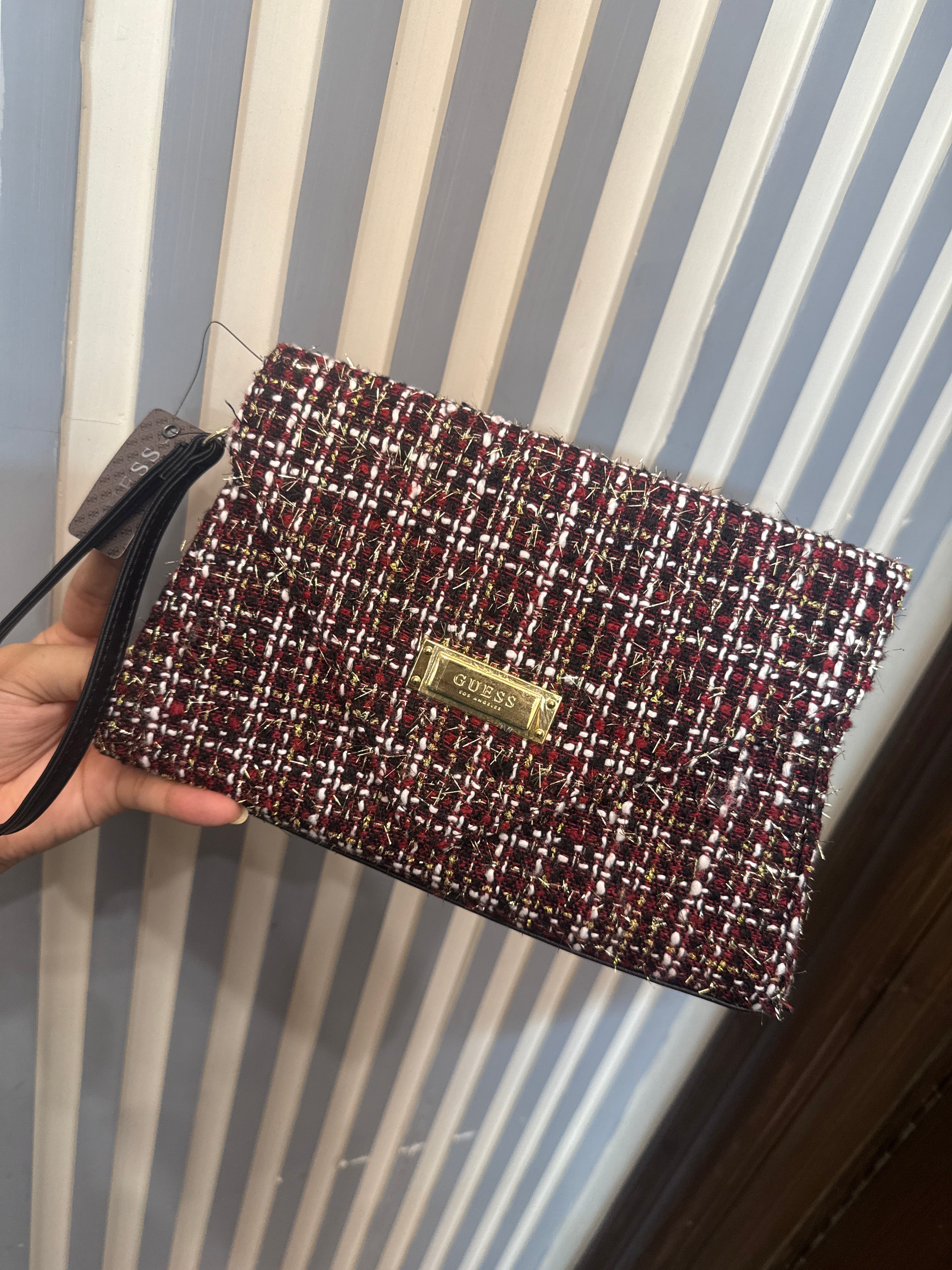 Guess medium size wristlet bag (burgundy)