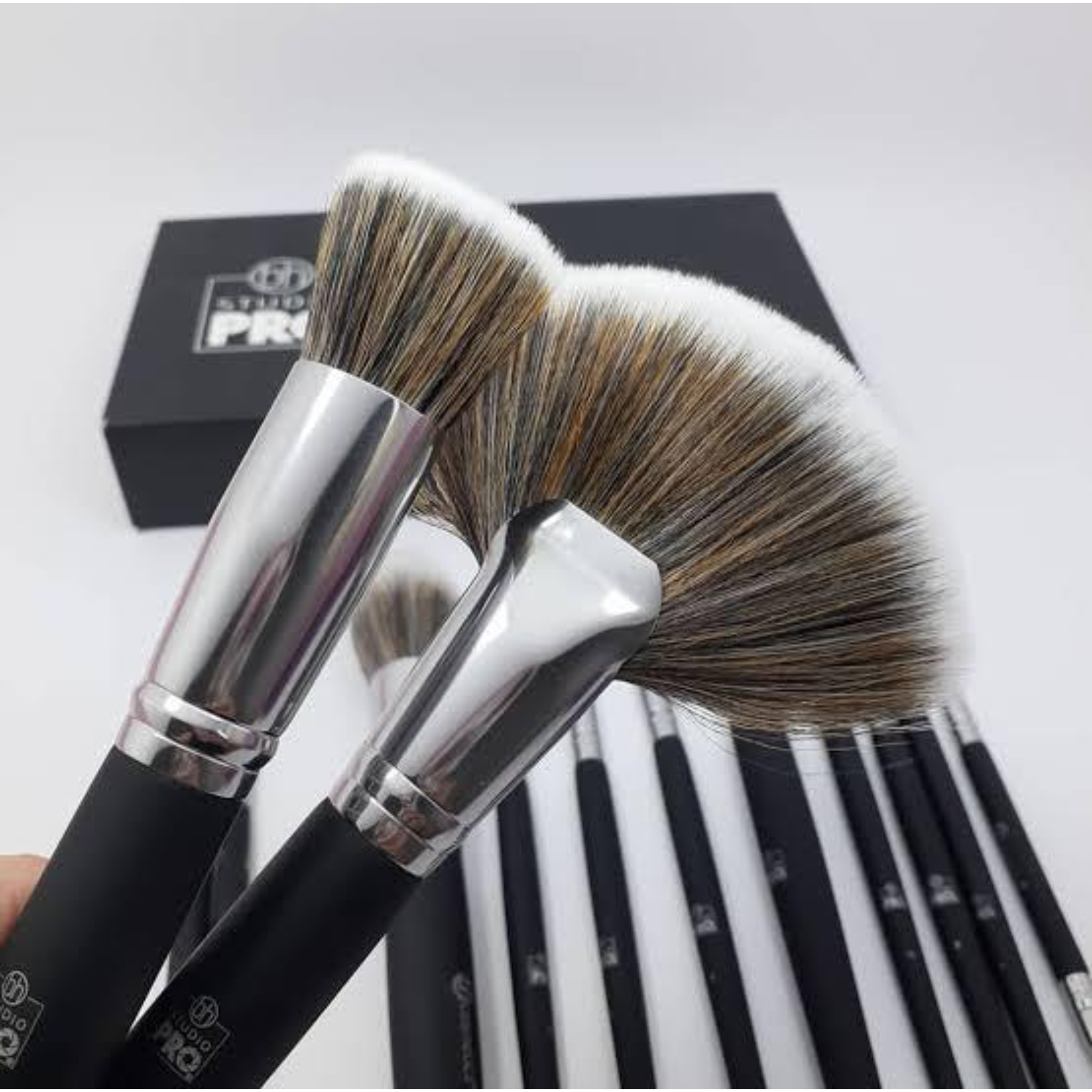 BH Cosmetics Studio Pro 13-Piece Brush Set