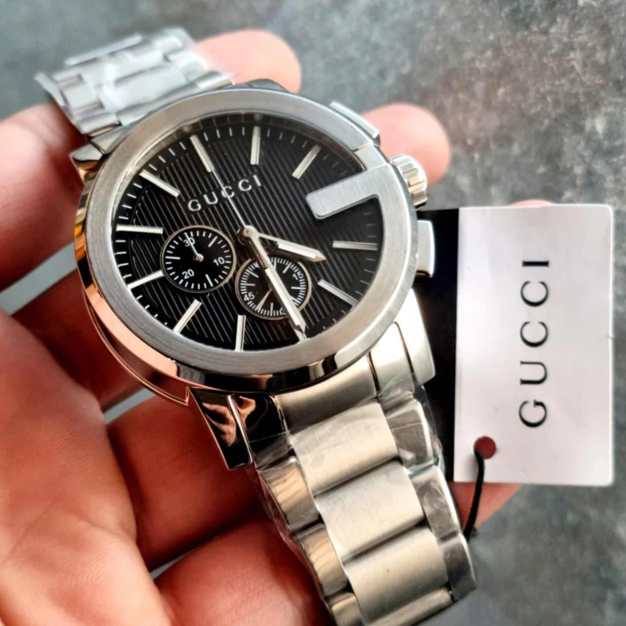 Gucci Analog Display Swiss Quartz Silver Men's Watch(Model:YA101204)