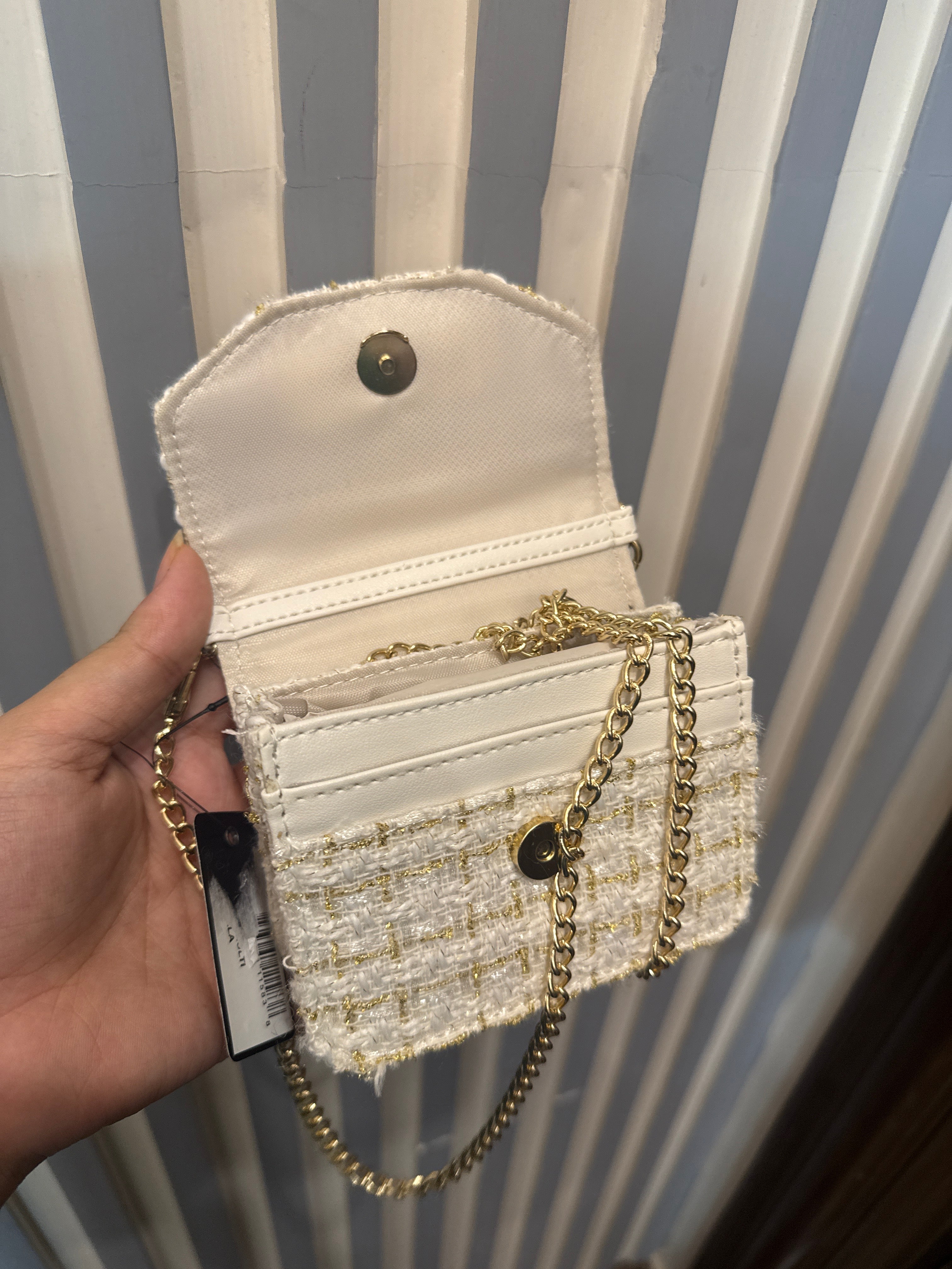 Guess Mini wallet on chain (white)