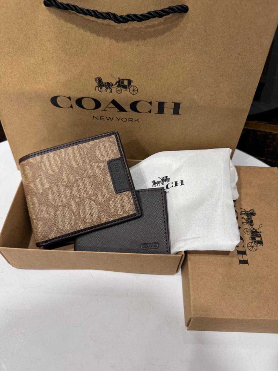 Coach Boxed 2 in 1 Wallet and card holder. Gift Set. 05