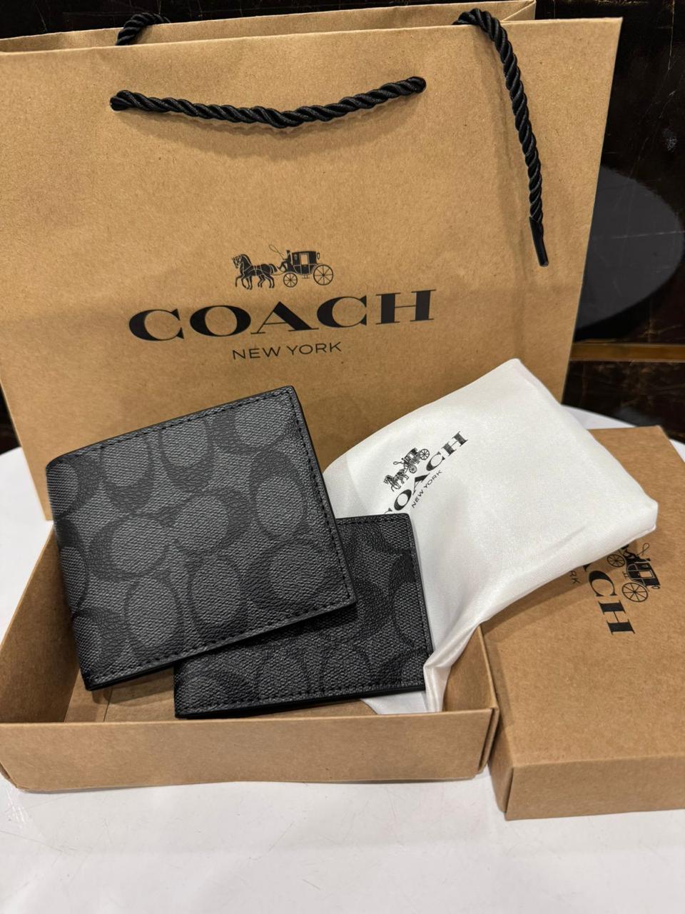 Coach Boxed 2 in 1 Wallet and card holder. Gift Set. 10