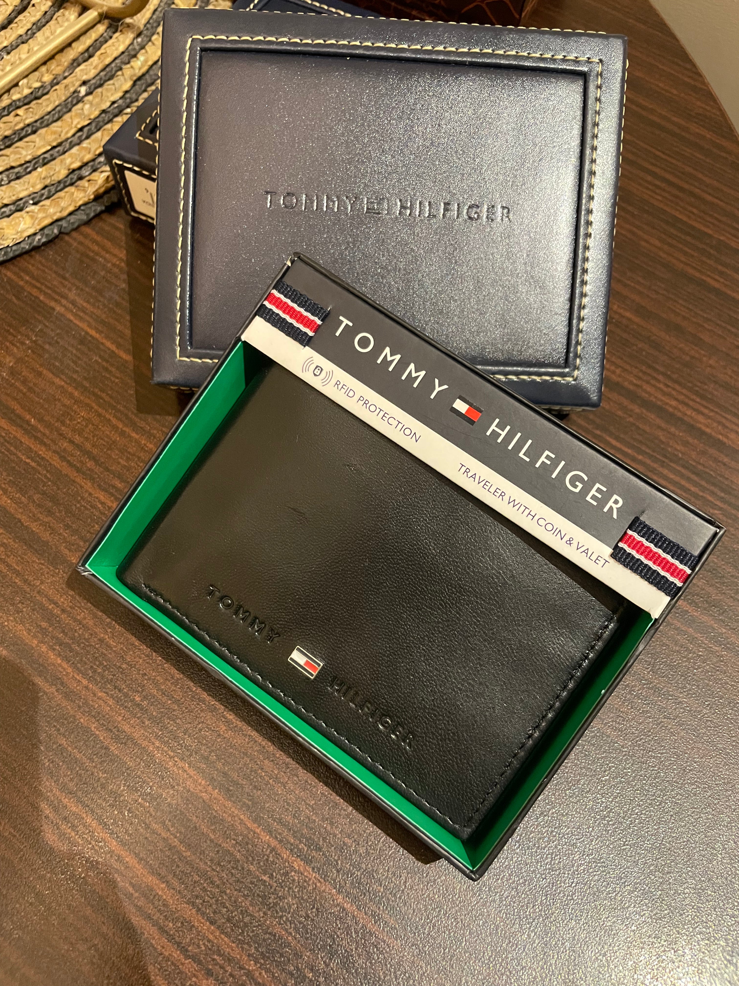 TOMMY HILFIGER Men's Brax Leather Traveler Wallet